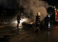 Κολωνάκι: Στόχος εμπρηστών αυτοκίνητα κοντά στο Ναυτικό Νοσοκομείο