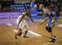 Κολοσσός Ρόδου – Περιστέρι: Απίθανο τρίποντο πίσω από τη σέντρα