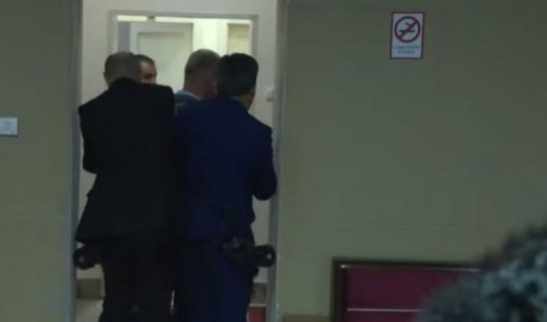 Μαυροβούνιο: Επεισόδια στο Κοινοβούλιο – Συνελήφθησαν 18 βουλευτές