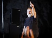 Θάνος Μικρούτσικος: Πέντε αθάνατα τραγούδια του σπουδαίου συνθέτη [vids]