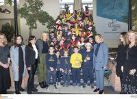 Μαρέβα Μητσοτάκη: Επισκέφτηκε και μοίρασε δώρα στα παιδιά του νοσοκομείου “Παπαγεωργίου”