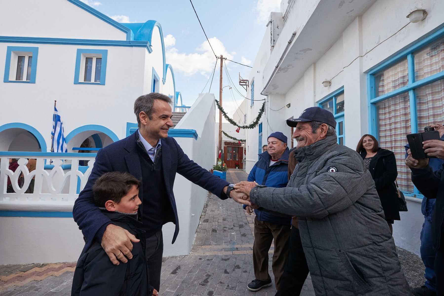 Δημοσκόπηση: Εκλογές στο τέλος της θητείας θέλουν οι πολίτες – Πρώτο θέμα το μεταναστευτικό