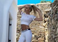 Τζούλια Νόβα: “Με απαρνήθηκε και με πλήγωσε ο πατέρας μου”