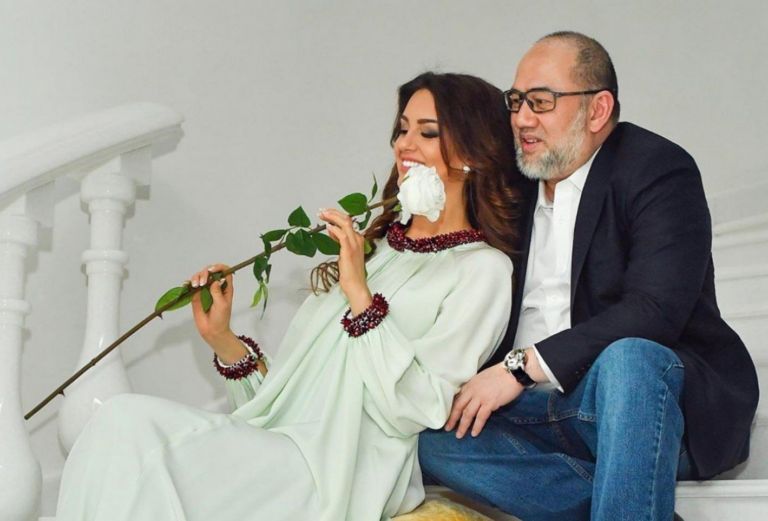 Χαμός με το διαζύγιο της καλλονής Οκσάνα και του πρώην βασιλιά της Μαλαισίας – “Κινδυνεύει το παιδί μου”