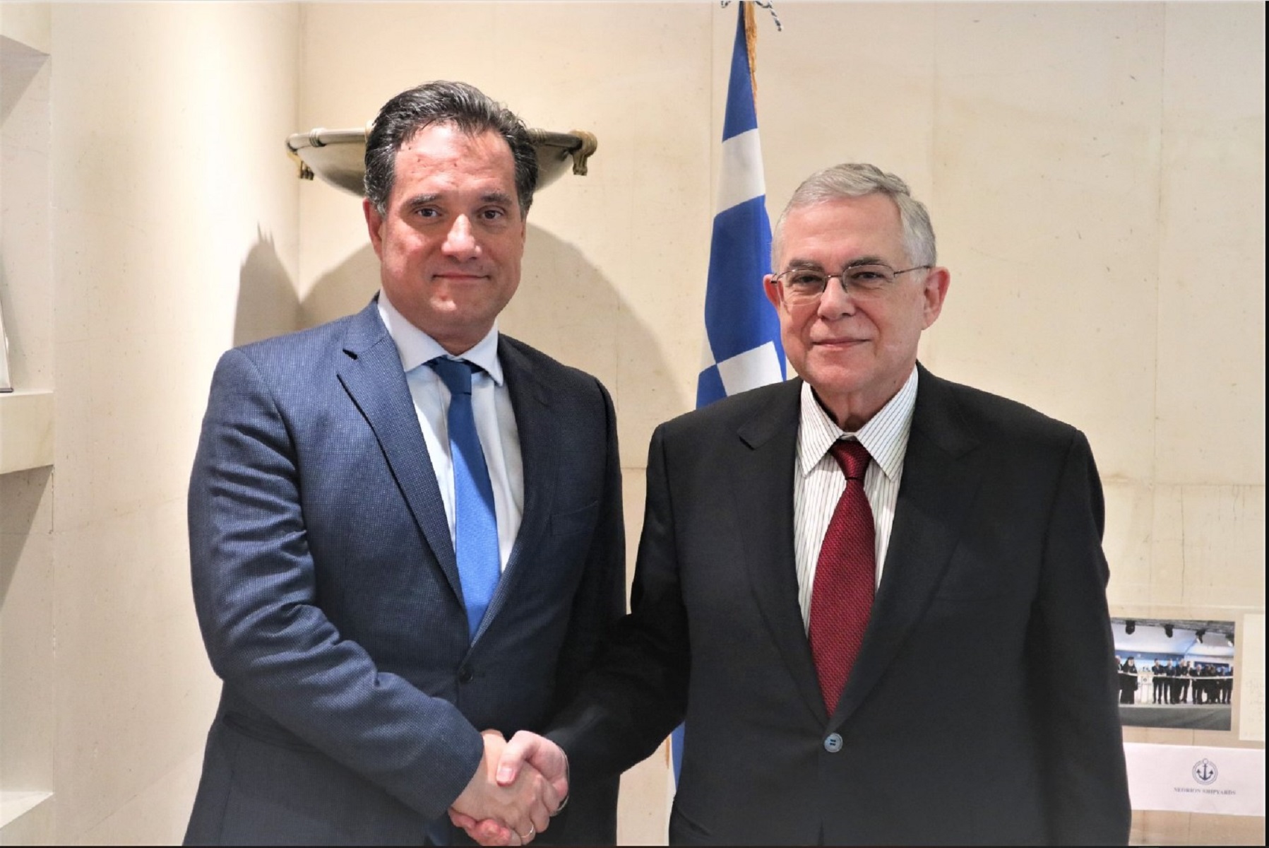 Άδωνις Γεωργιάδης: Συνάντηση του υπουργού Ανάπτυξης και Επενδύσεων με τον Λουκά Παπαδήμο
