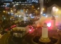 Παρί Σεν Ζερμέν – Γαλατασαράι: Απίστευτο ξύλο στο Παρίσι μεταξύ οπαδών [vids]