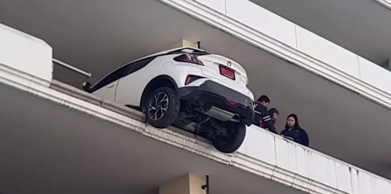 Αυτό είναι το χειρότερο παρκάρισμα στην ιστορία [vid]