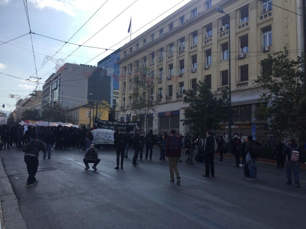 Επέτειος Γρηγορόπουλου: Σε εξέλιξη πορεία διαμαρτυρίας – “Παραλύει” το κέντρο της Αθήνας