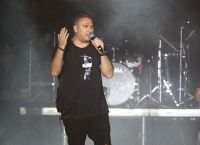 Αντώνης Ρέμος: “Κάποιες στιγμές νιώθω ότι έχω από κάτω το μισό ΑΕΠ της Ελλάδας και όχι μόνο”