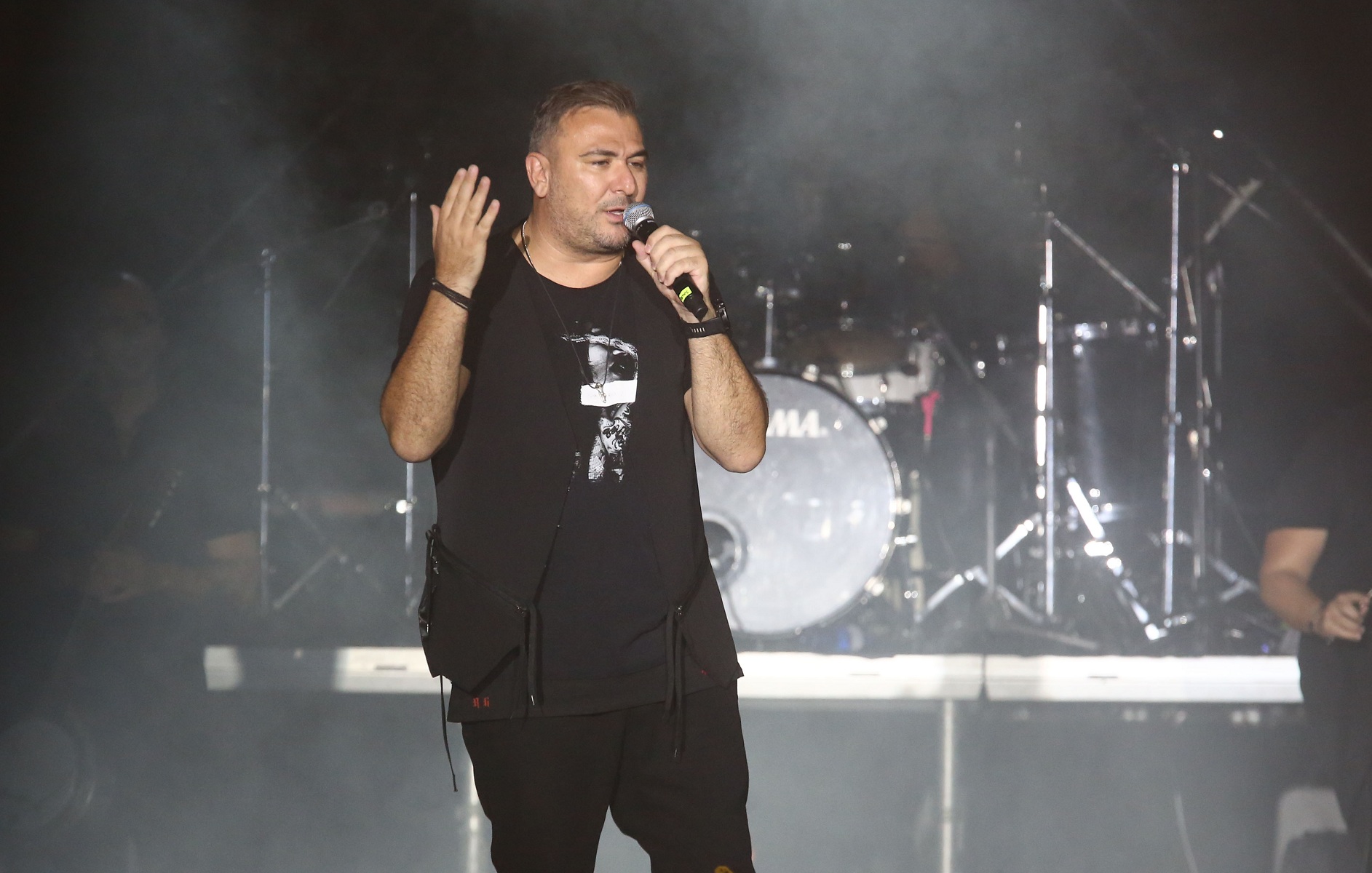 Αντώνης Ρέμος: “Κάποιες στιγμές νιώθω ότι έχω από κάτω το μισό ΑΕΠ της Ελλάδας και όχι μόνο”