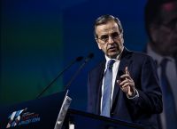 Αντώνης Σαμαράς: «Δεν διαπραγματεύομαι τις θέσεις μου για αξιώματα, στηρίζω τον Κυριάκο Μητσοτάκη» Αντώνης Σαμαράς: «Δεν διαπραγματεύομαι τις θέσεις μου για αξιώματα, στηρίζω τον Κυριάκο Μητσοτάκη»