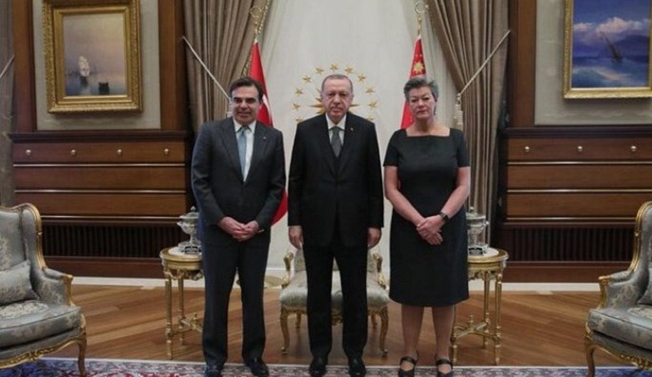 Κομισιόν: Η Ευρωπαϊκή Ένωση προσηλωμένη στην εφαρμογή της συμφωνίας με την Τουρκία