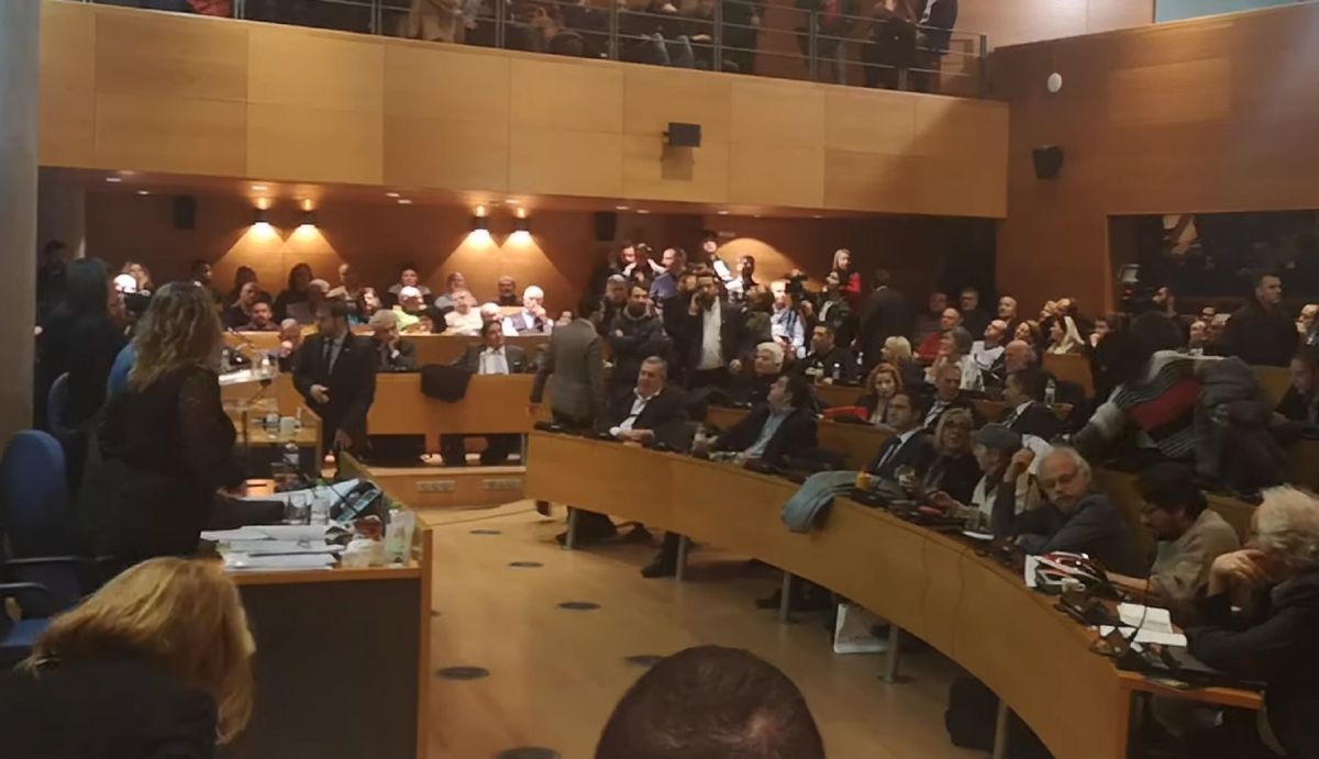 Θεσσαλονίκη: Ένταση στο δημοτικό συμβούλιο – Τα “άκουσε” η Νοτοπούλου [vid]