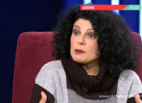 Τάνια Τρύπη : “Ο Χριστούλης επέζησε με χνώτα των ζώων κι εμείς τα τρώμε” Τάνια Τρύπη : “Ο Χριστούλης επέζησε με χνώτα των ζώων κι εμείς τα τρώμε”