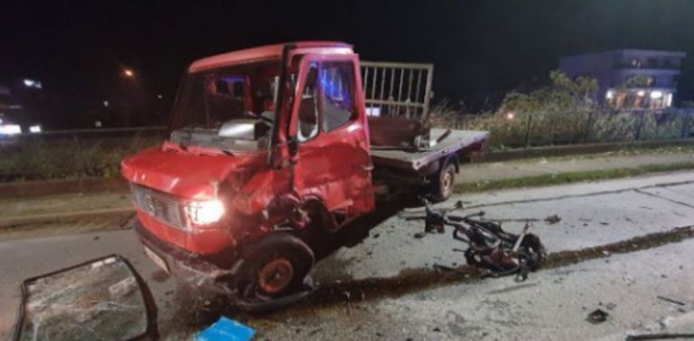 Ξάνθη: Θρήνος με δύο νεκρά αδέρφια από μετωπική Ι.Χ. με φορτηγό [pics]