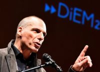 Γιάνης Βαρουφάκης ΜέΡΑ25: Η Ευρώπη μοιράζει ψίχουλα για να συγκαλύψει την τεράστια λιτότητα που έρχεται Γιάνης Βαρουφάκης ΜέΡΑ25: Η Ευρώπη μοιράζει ψίχουλα για να συγκαλύψει την τεράστια λιτότητα που έρχεται