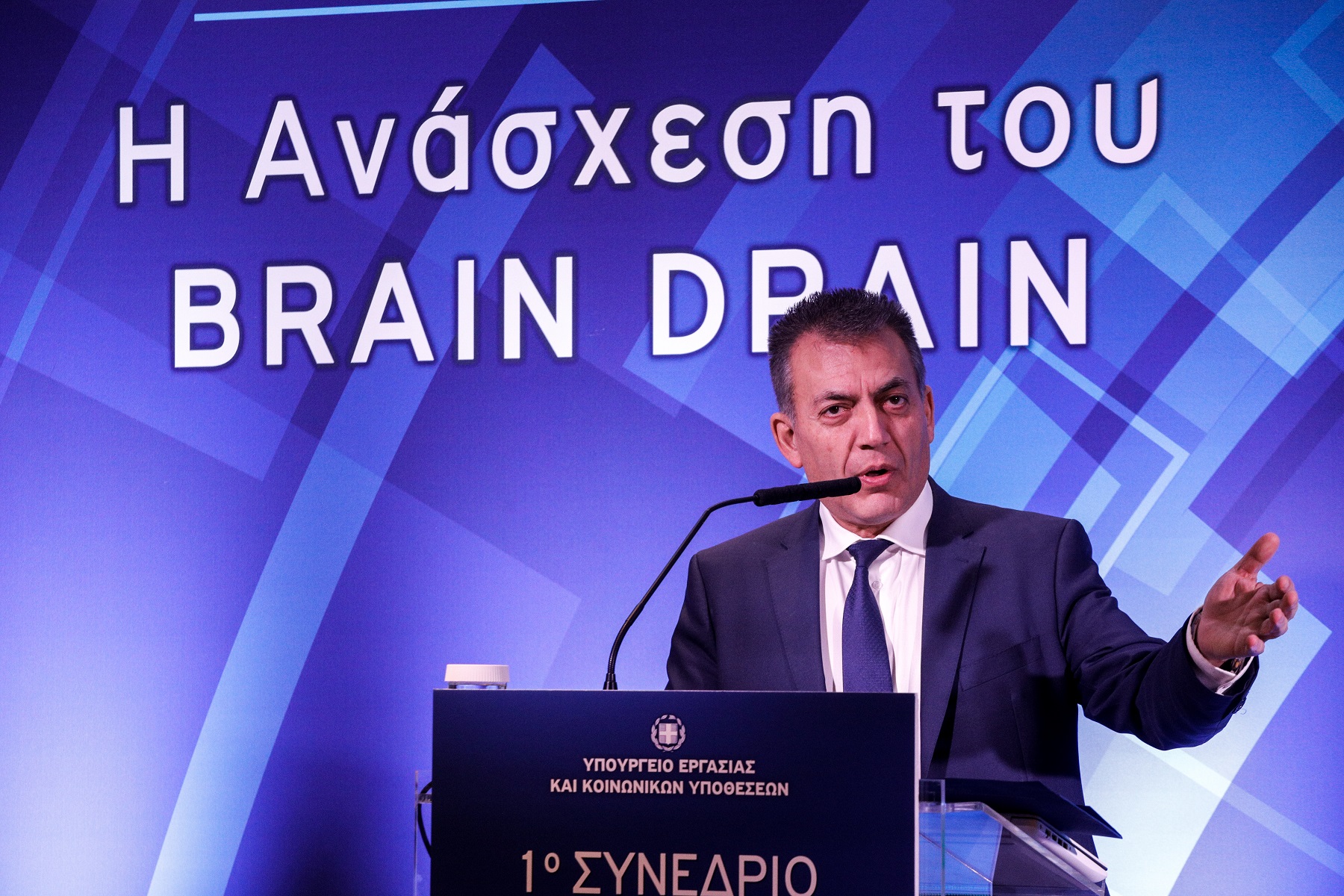 Γιάννης Βρούτσης ασφαλιστικό: Ενισχύεται ο δημόσιος χαρακτήρας της κοινωνικής ασφάλισης