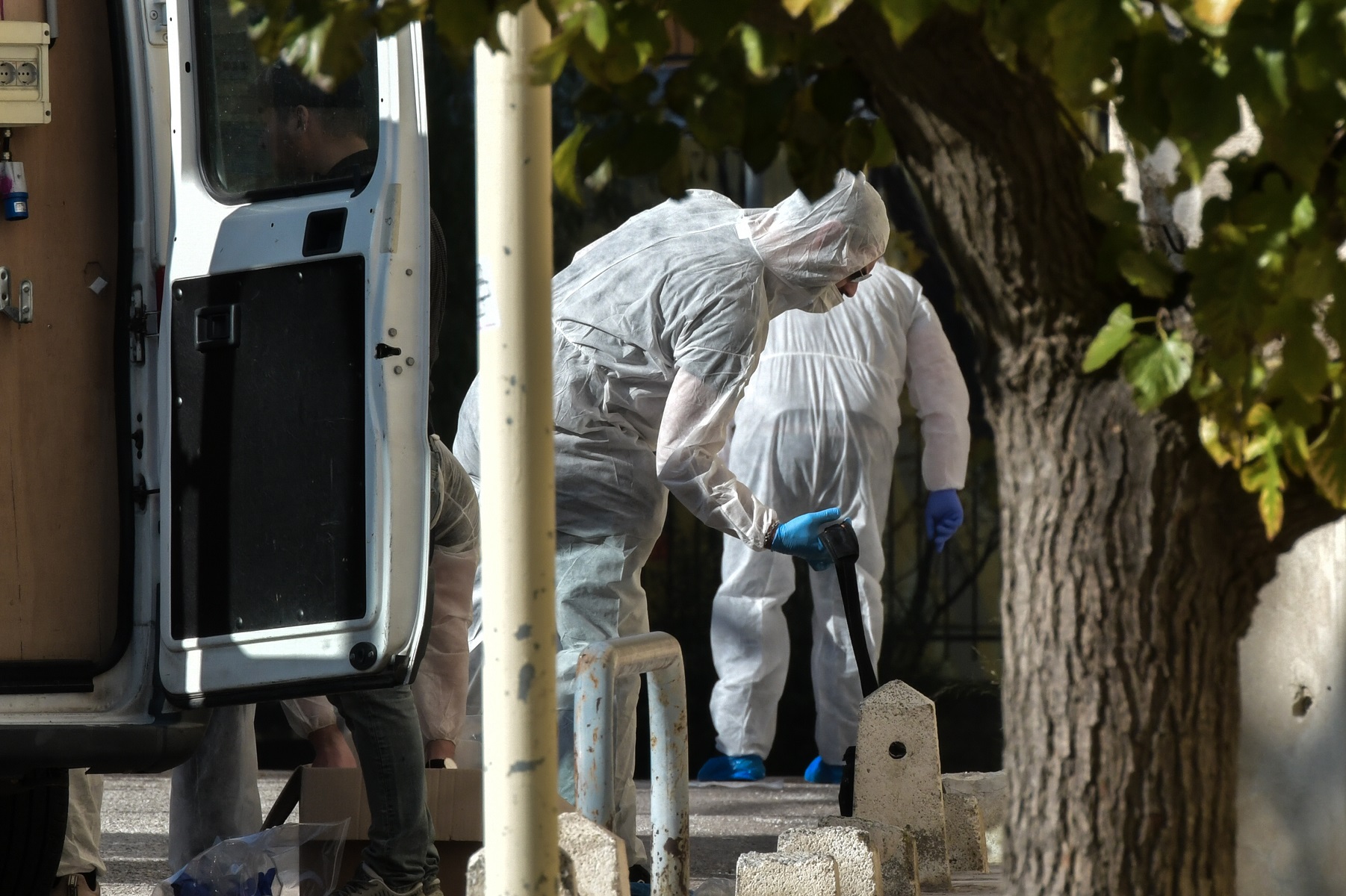 Ζωγράφου: Ήθελαν θύματα οι δράστες – Η ΕΛΑΣ περιμένει την προκήρυξη για τη βόμβα