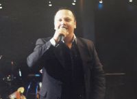 Από τραγουδιστής αντιπρόεδρος Κέντρου Κοινωνικής Περιφέρειας Στερεάς Ελλάδος [vid]