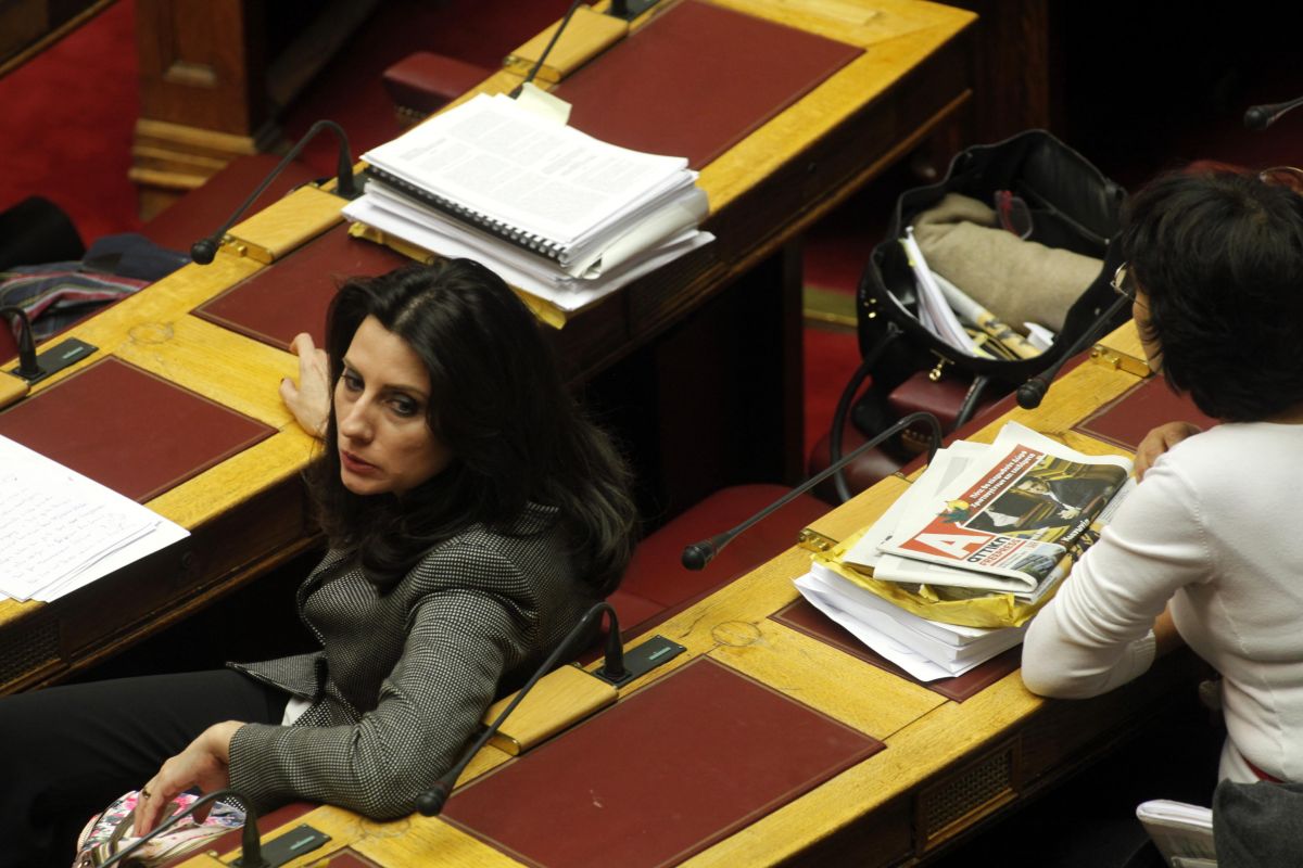 Νίνα Κασιμάτη: “Να την αποπέμψει από την κοινοβουλευτική του ομάδα ο Τσίπρας” λέει η ΝΔ