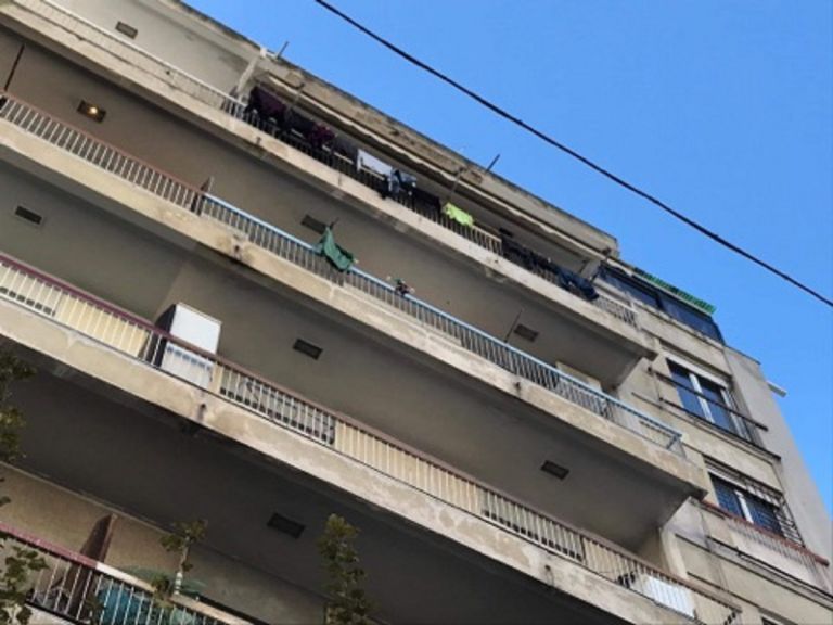 Μεταξουργείο: Νεκροί γονείς από αναθυμιάσεις – Τους βρήκαν τα ανήλικα παιδιά τους