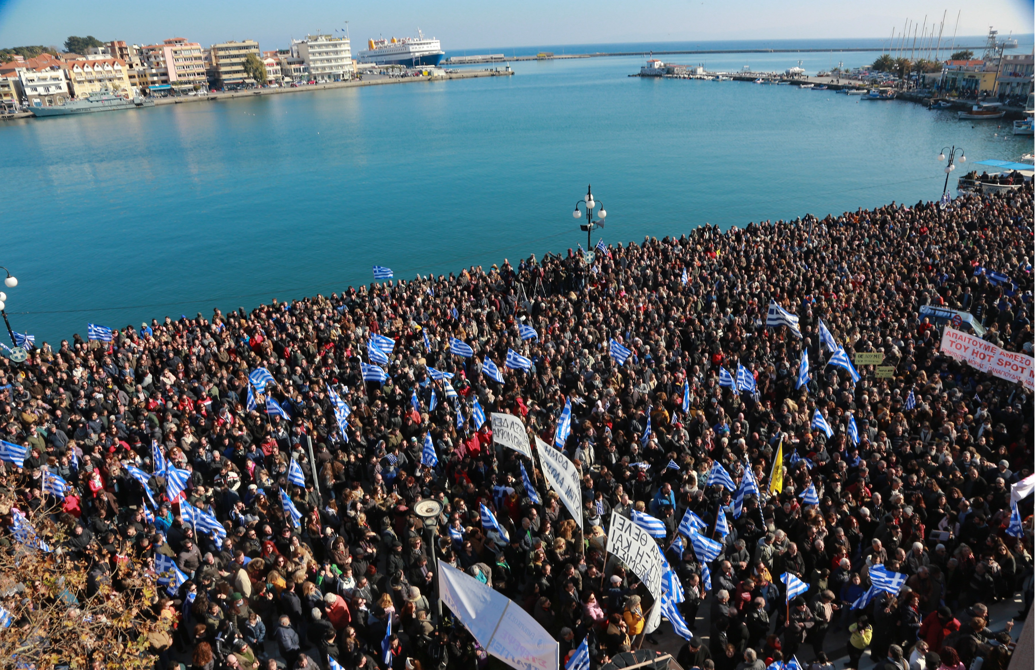 Γερμανικός Τύπος προσφυγικό στην Ελλάδα: “Χάος με τους πρόσφυγες – Διαμαρτύρονται οι νησιώτες