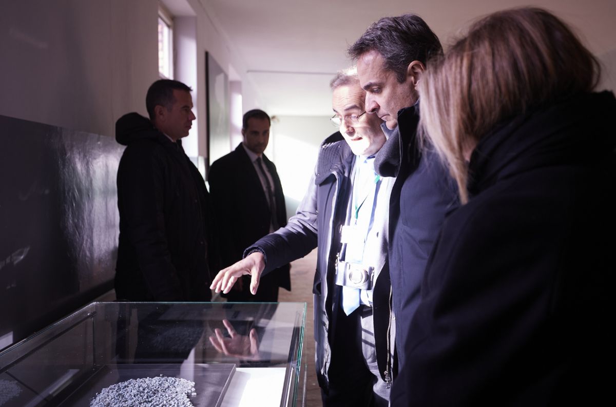Κυριάκος Μητσοτάκης Άουσβιτς: Ολοκλήρωσε την επίσκεψη του ο πρωθυπουργός στην Πολωνία [pics]