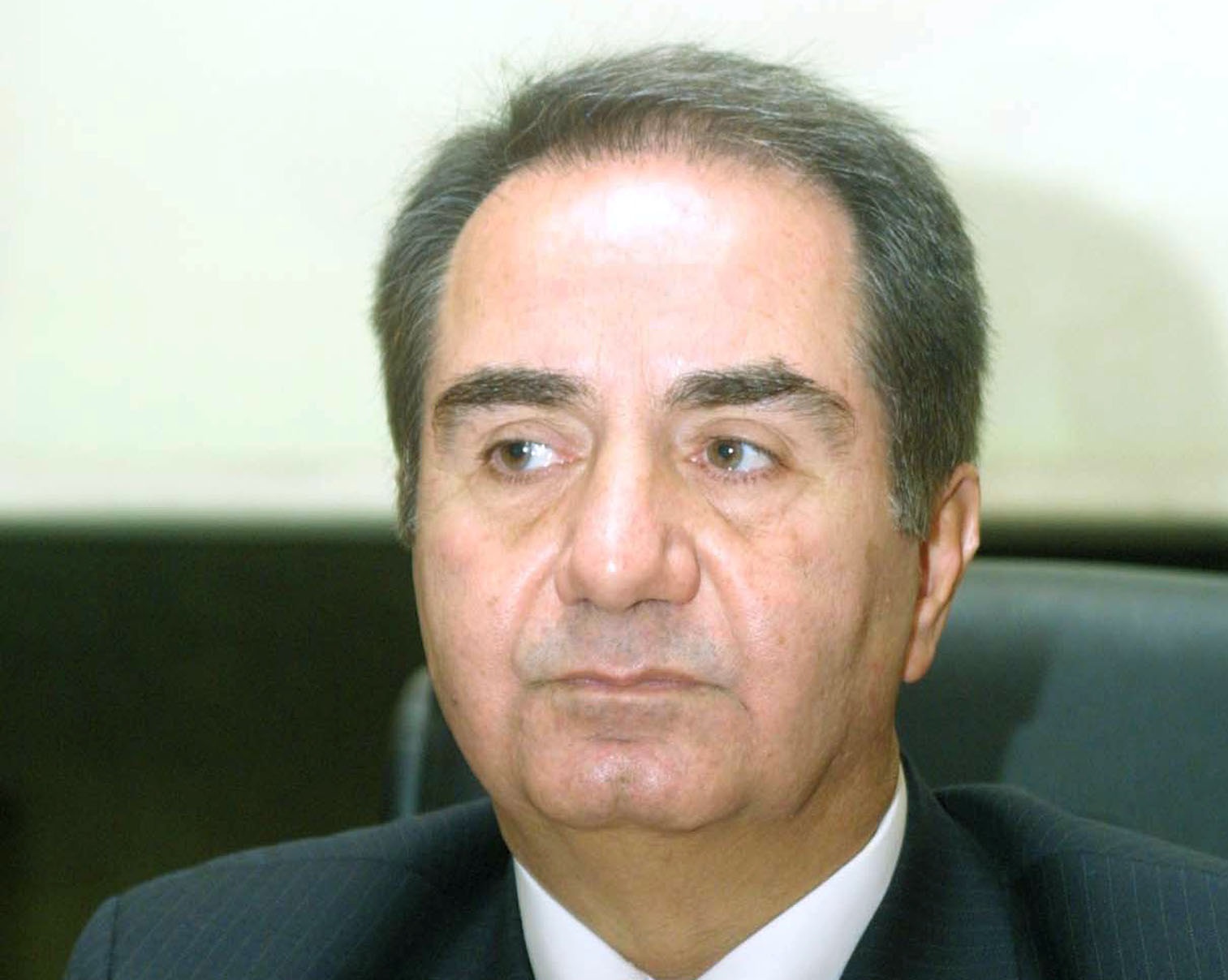 Ο Θεόδωρος Κατσανέβας τραγουδάει τα κάλαντα και γίνεται viral