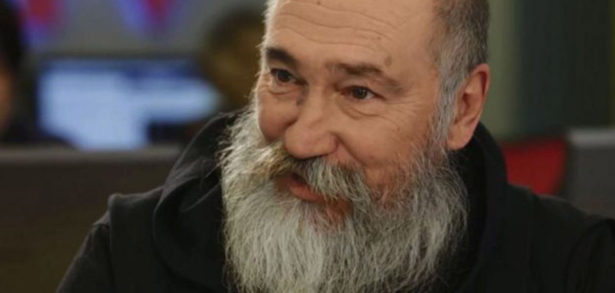 Τζίμης Πανούσης: Ο Ανατρεπτικός και αθυρόστομος καλλιτέχνης – Δυο χρόνια χωρίς τον Τζιμάκο