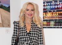 Μαρία Μπεκατώρου YFSF: Ποζάρει με τους νέους παίκτες του παιχνιδιού [pic]