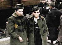 Auschwitz Untold In Color: Για πρώτη φορά έγχρωμα στιγμιότυπα από την κόλαση του Άουσβιτς Auschwitz Untold In Color: Για πρώτη φορά έγχρωμα στιγμιότυπα από την κόλαση του Άουσβιτς