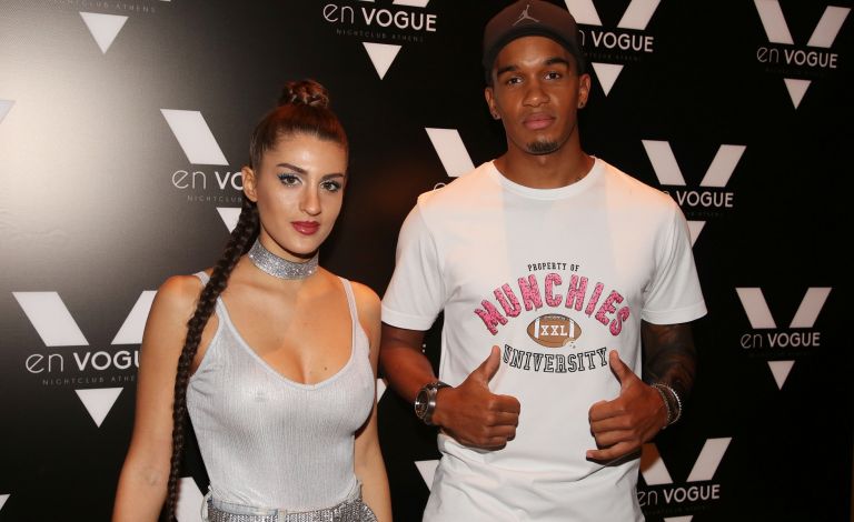 Deevibes στα Μεσάνυχτα: Οι τραγικές ιστορίες πίσω από το συγκρότημα [vid]