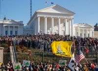 ΗΠΑ οπλοκατοχή: Λέει «ναι» στα όπλα η Βιρτζίνια ΗΠΑ οπλοκατοχή: Λέει «ναι» στα όπλα η Βιρτζίνια