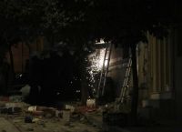Κουκάκι: Μπαίνουν μέσα στην κατάληψη της Ματρόζου οι δυνάμεις της αστυνομίας
