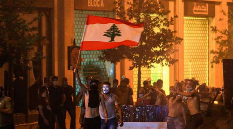 Λίβανος διαδηλώσεις: Συγκρούσεις διαδηλωτών με αστυνομικούς στο κέντρο της Βηρυτού