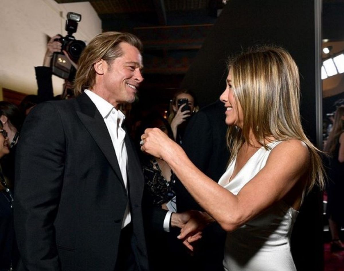 Jennifer Aniston – Brad Pitt  SAG Awards 2020: Το τρυφερό τετ α τετ και τα σχόλια στο Twitter