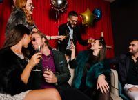 Swingers: Πόσο κοστίζει και σε ποια Ελληνική περιοχή θα γίνει το επόμενο πάρτι οργίων