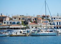 Αίγινα κορωνοϊός: «Στο πόδι» οι κάτοικοι του νησιού από εισαγόμενο κρούσμα