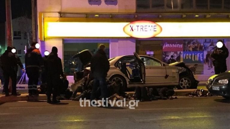 Θεσσαλονίκη: Σφοδρή σύγκρουση αυτοκινήτων ύστερα από καταδίωξη [vid]