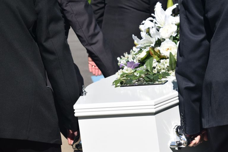 Τρίκαλα: Η απίστευτη τελευταία επιθυμία ενός νεκρού στην κηδεία του