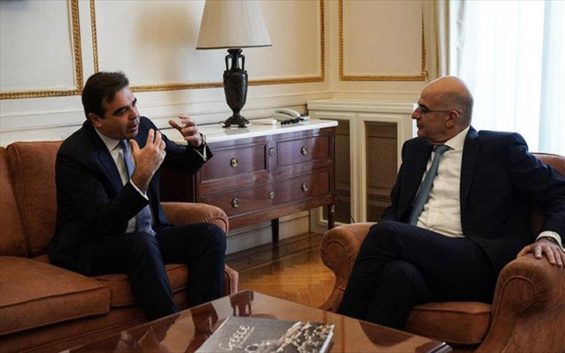 Νίκος Δένδιας: Συνάντηση με Σχοινά στις Βρυξέλλες – Τι συζητήθηκε