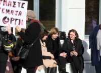 Ελένη Τοπαλούδη δίκη: Δεν άντεξε η μητέρα της – Βγήκε από την αίθουσα για να μην ακούσει τις μαρτυρίες