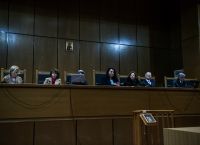 Δίκη Χρυσής Αυγής: Σκίτσα καταγράφουν ρατσιστικές επιθέσεις της οργάνωσης [pics]