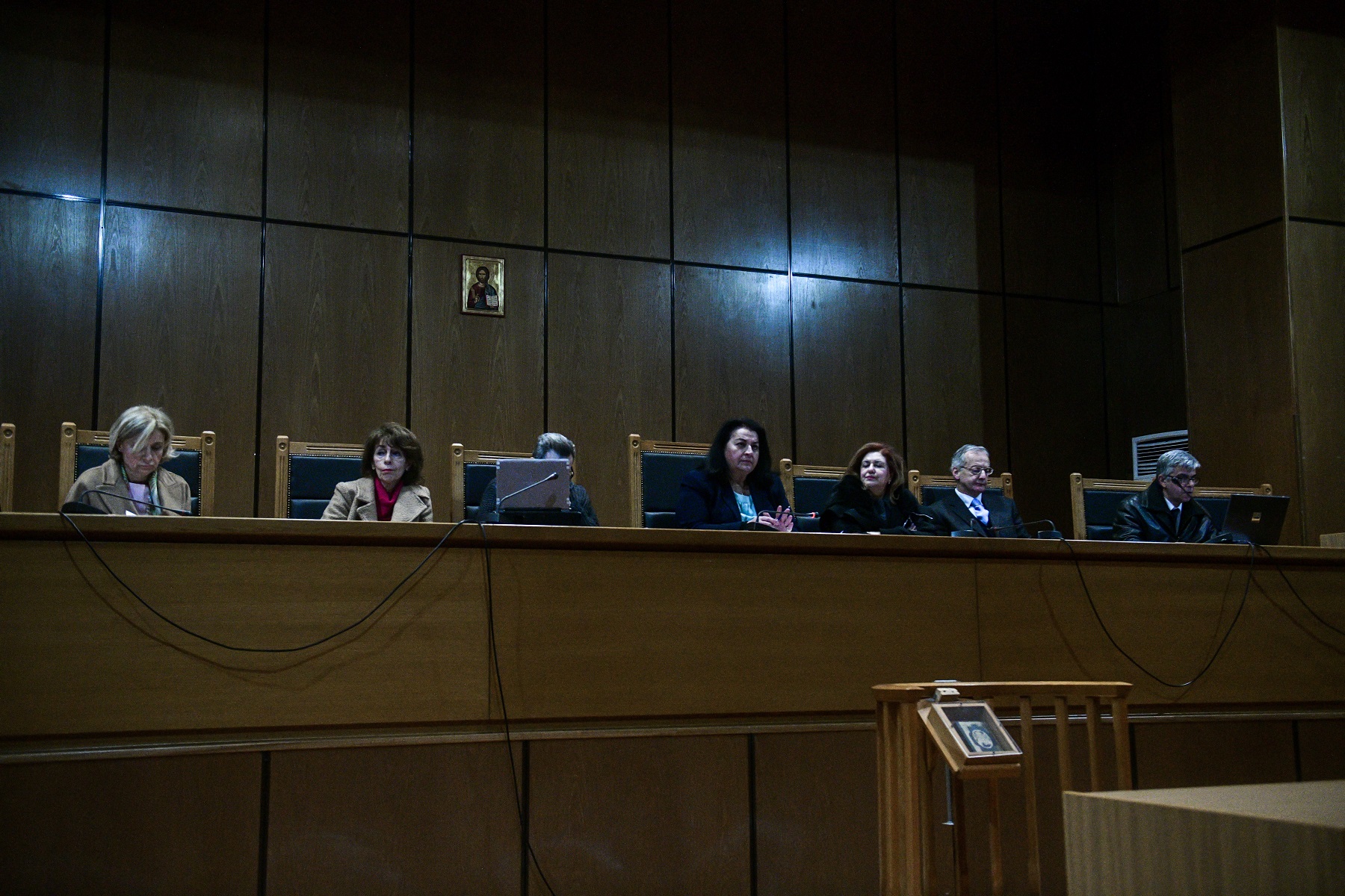 Δίκη Χρυσής Αυγής: Σκίτσα καταγράφουν ρατσιστικές επιθέσεις της οργάνωσης [pics]