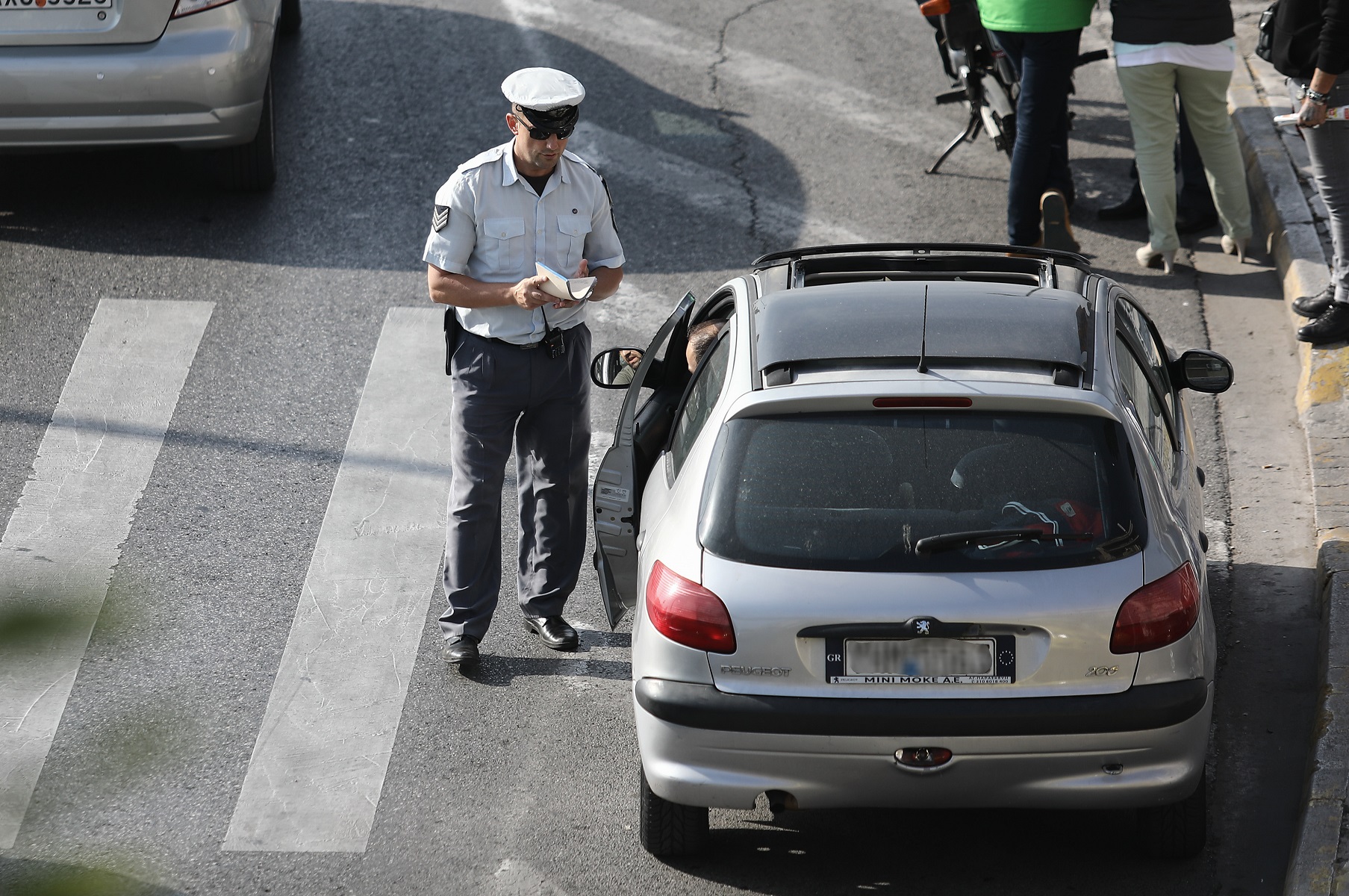 Έλεγχοι για κορωνοϊό: Πάνω από 1.160 οι παραβάσεις – Οι περισσότερες στην Αθήνα
