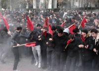 Επεισόδια στο Σύνταγμα τώρα: Ένταση και χημικά στο φοιτητικό συλλαλητήριο