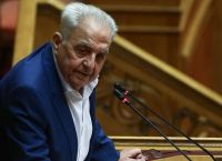 Αλέκος Φλαμπουράρης: Έσπασαν το αυτοκίνητό του στα Εξάρχεια [pics]