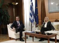Φώφη Γεννηματά: “Δεν ψηφίζουμε μπόνους 50 εδρών, θα το καταψηφίσουμε”