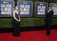 Joaquin Phoenix: Έμεινε άφωνος με τη σύζυγο του στο κόκκινο χαλί – Απίστευτο στιγμιότυπο