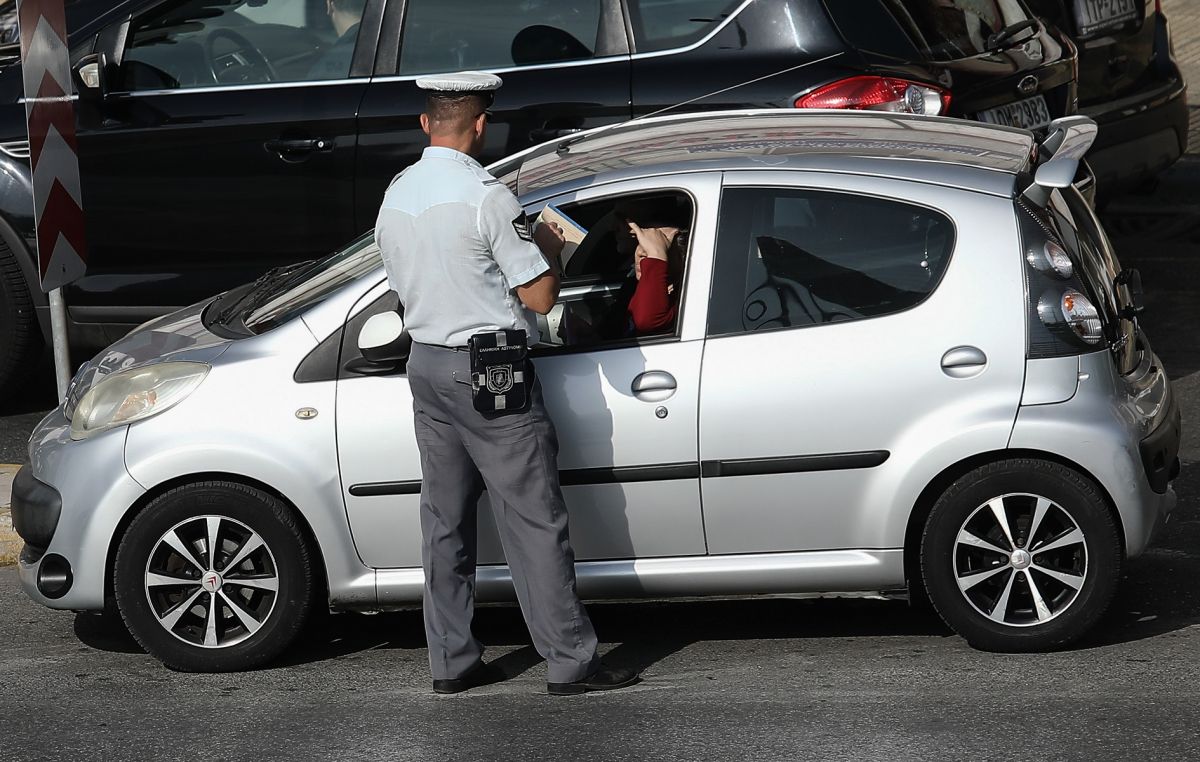 Απίστευτο πως θα εκδίδει κλήσεις από εδώ και στο εξής η τροχαία